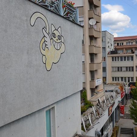 Center House Hostel プリシュティナ エクステリア 写真