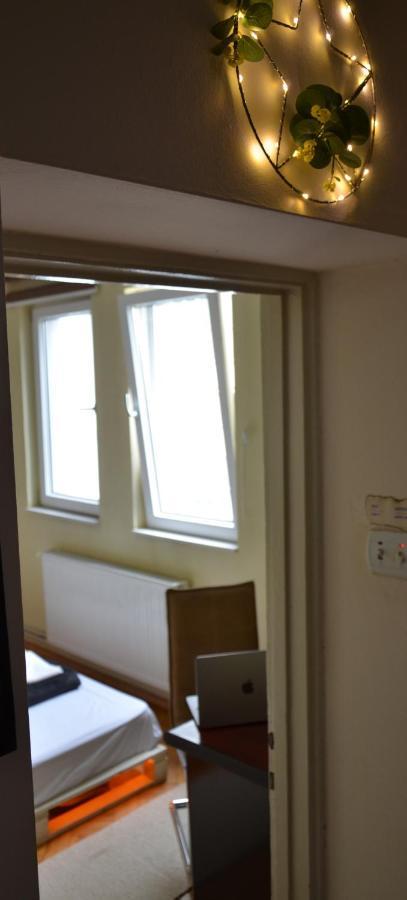 Center House Hostel プリシュティナ エクステリア 写真